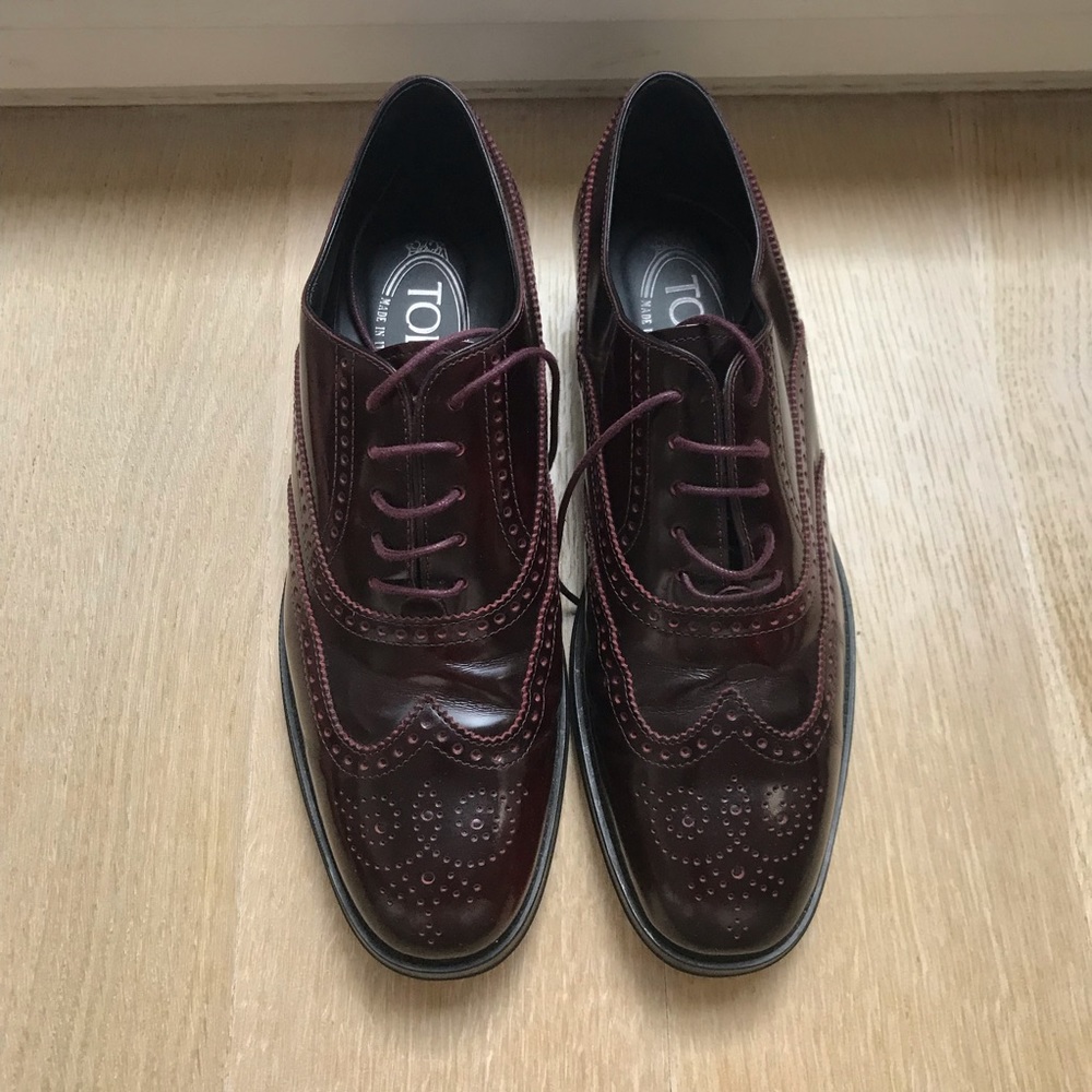 Tod’s Lace-up shoe in burgundy